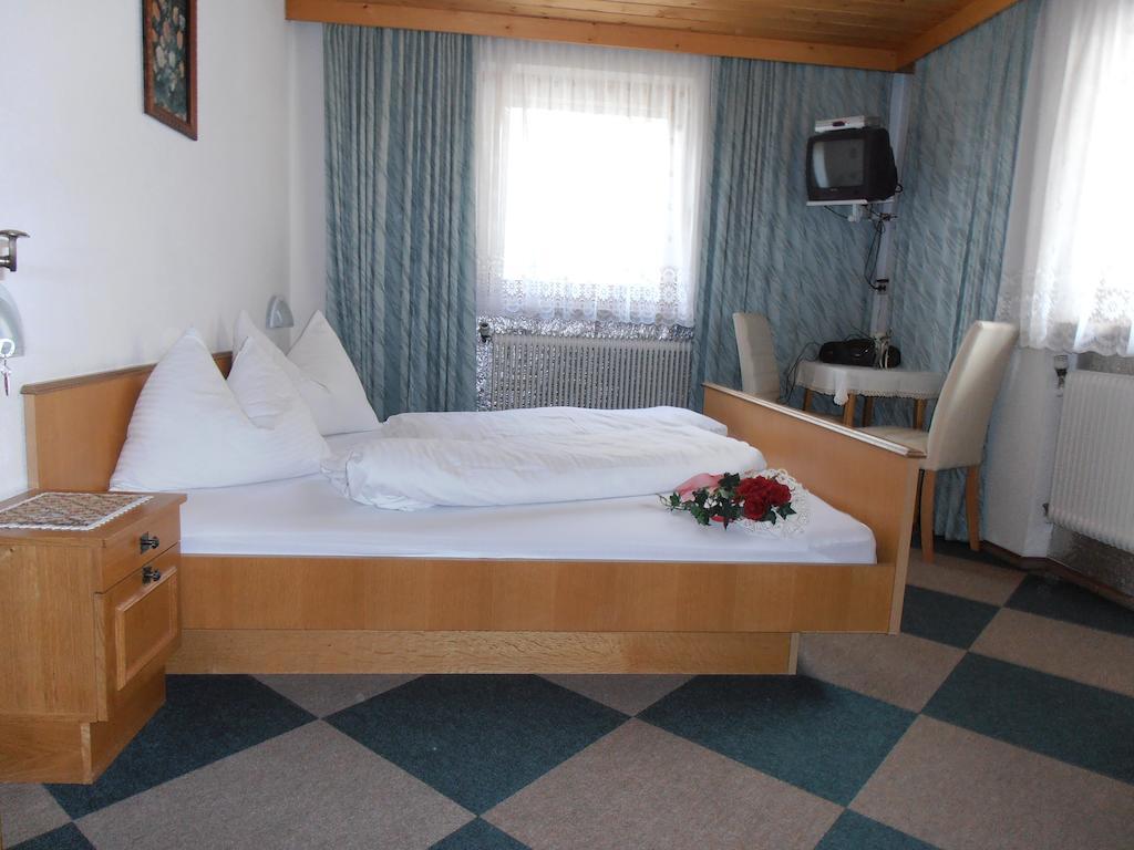 Haus Paznaun Hotel See Room photo